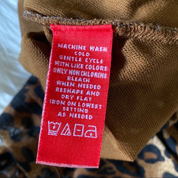 ❌SOLD❌ PETITE CHEETAH LEOPARD LONG SLEEVE TOP - Picture 4 of 6